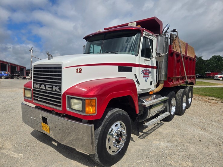 2003-mack-ch613-image-2
