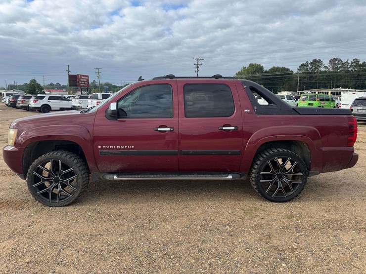 2008-chevrolet-avalanche-1500-image-8