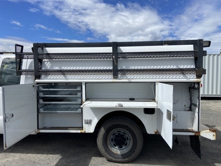 2001-ford-f350-xl-image-29