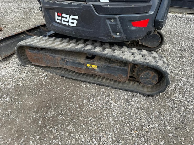 2020-bobcat-e26-image-16