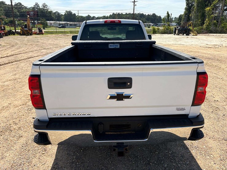 2015-chevrolet-silverado-2500-image-6