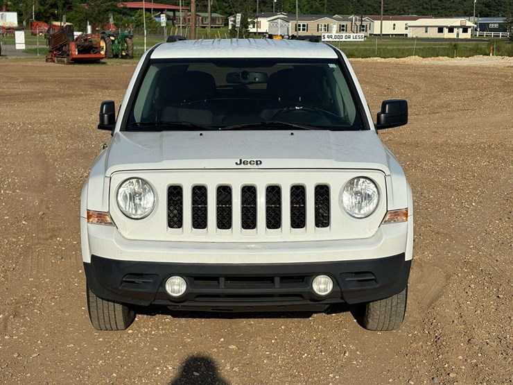 2016-jeep-patriot-sport-image-5