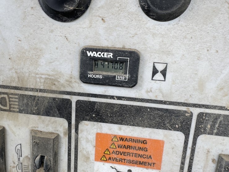2009-wacker-neuson-light-tower-image-3