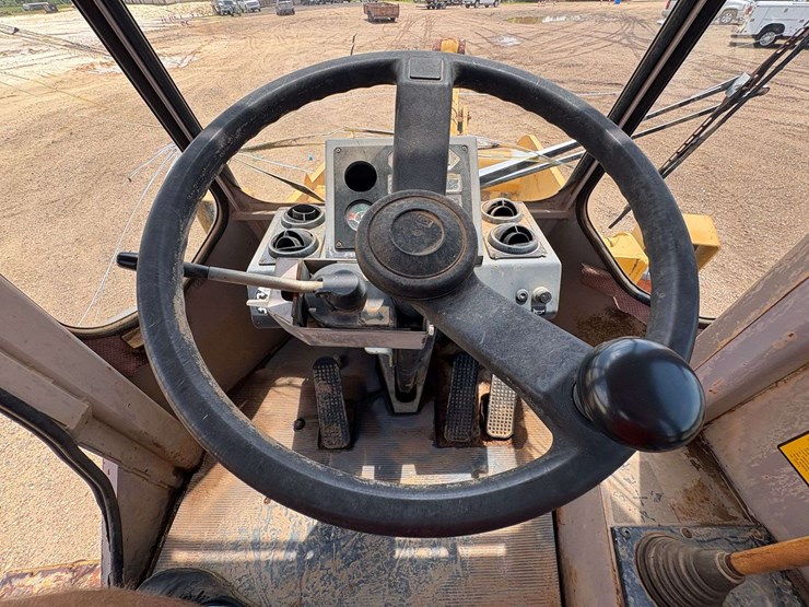 john-deere-444-image-14