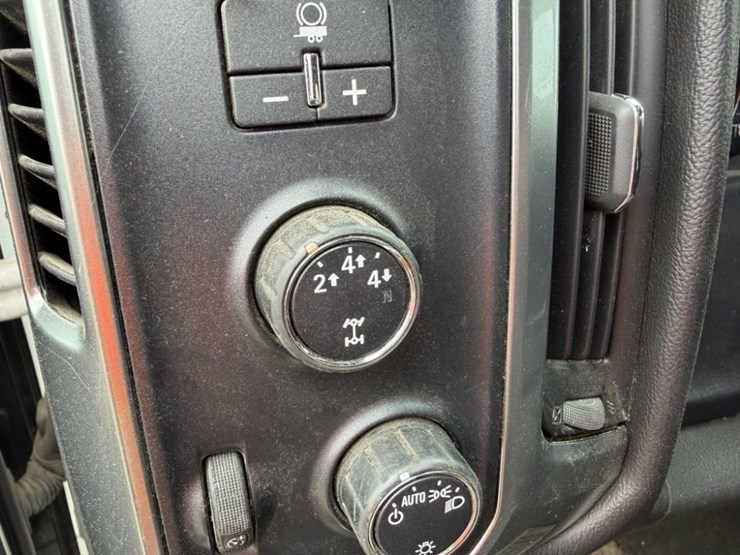 2016-chevrolet-silverado-2500-image-26
