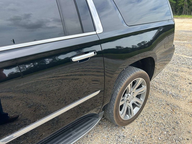 2018-cadillac-escalade-esv-image-13