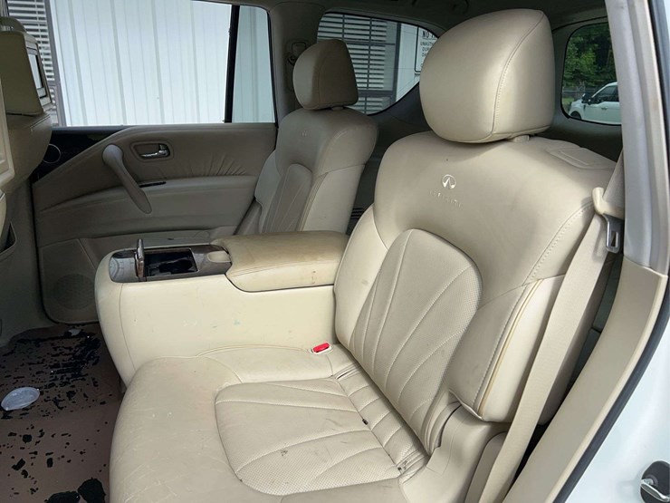 2012-infiniti-qx56-image-16