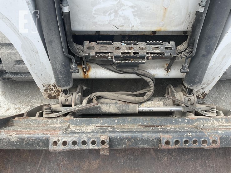 2016-bobcat-t750-image-12