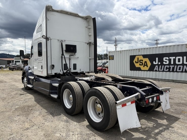 2016-kenworth-t680-image-6