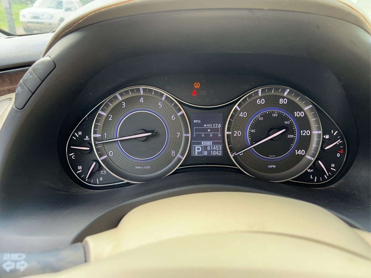 2012-infiniti-qx56-image-27