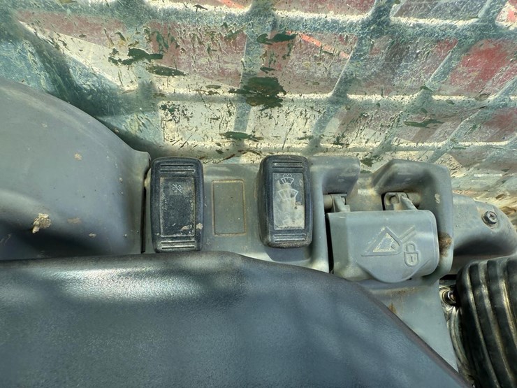 kubota-svl90-image-25