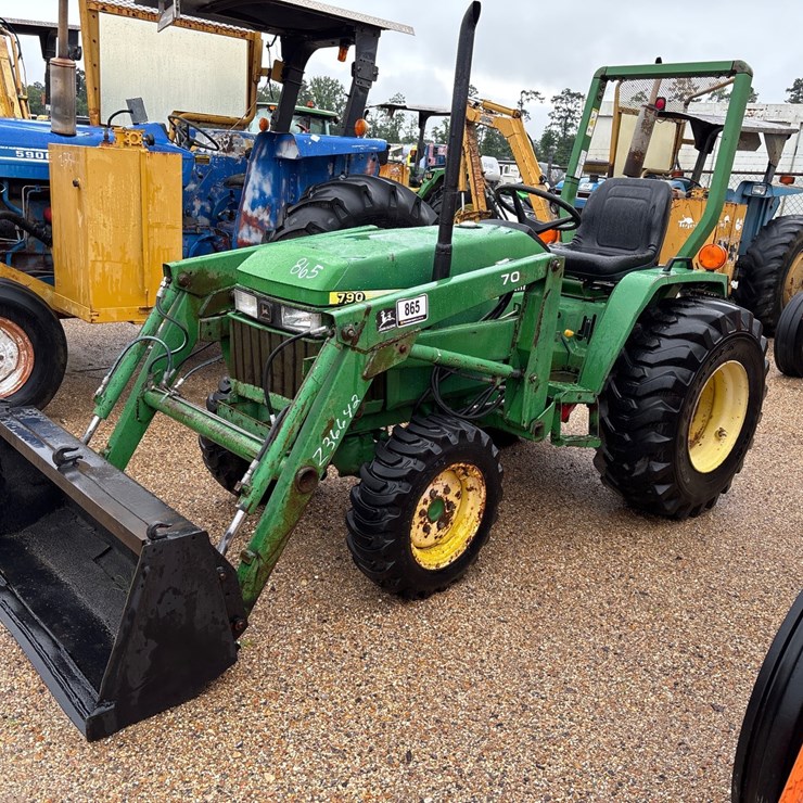 JOHN DEERE 790