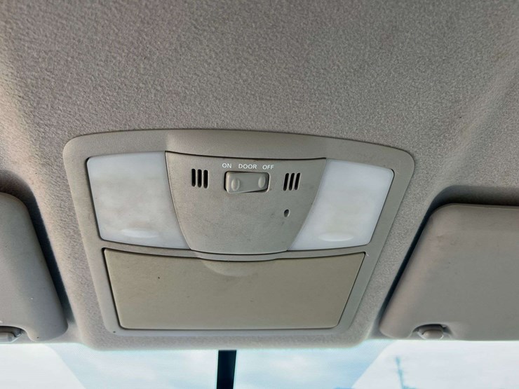 2012-nissan-rogue-image-39