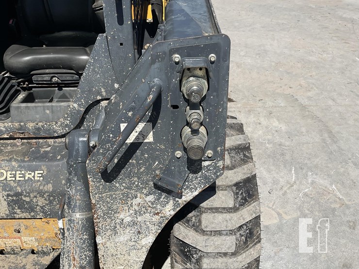 2019-deere-324g-image-11