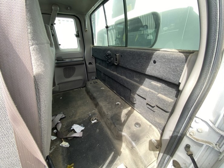 2001-ford-f350-xl-image-27