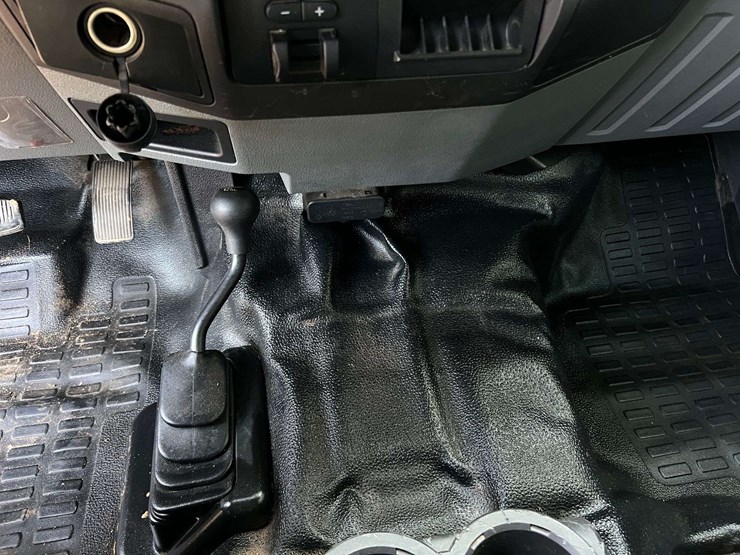 2015-ford-f250-image-38