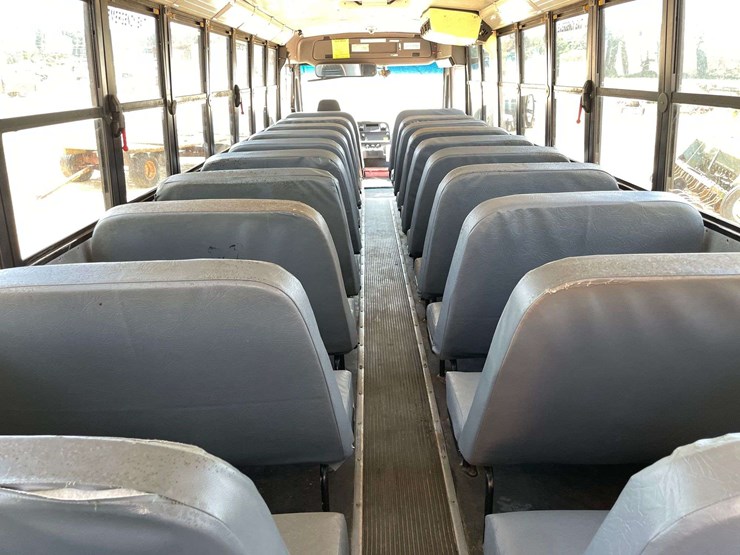 2009-freightliner-b2-image-16