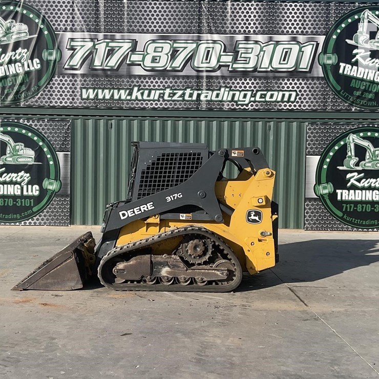 2017 DEERE 317G