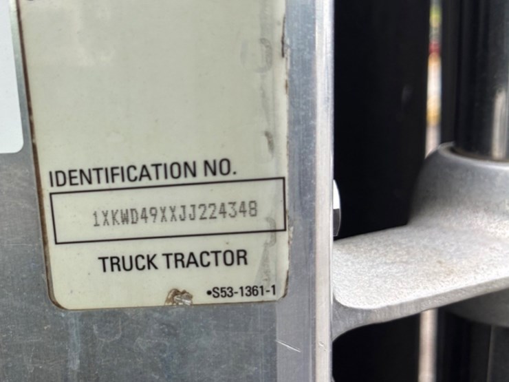 2018-kenworth-w900-image-12