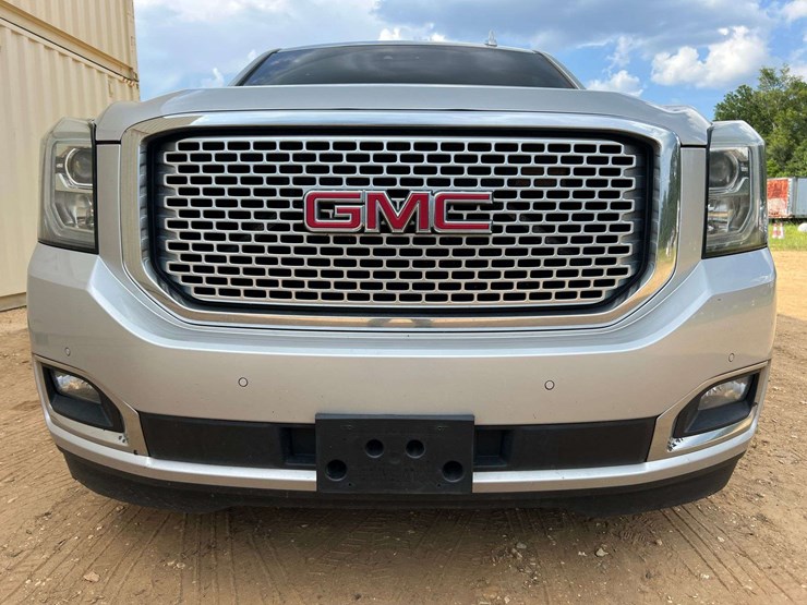 2016-gmc-yukon-denali-image-5