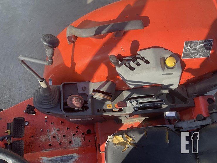 2019-kubota-m7060-image-12