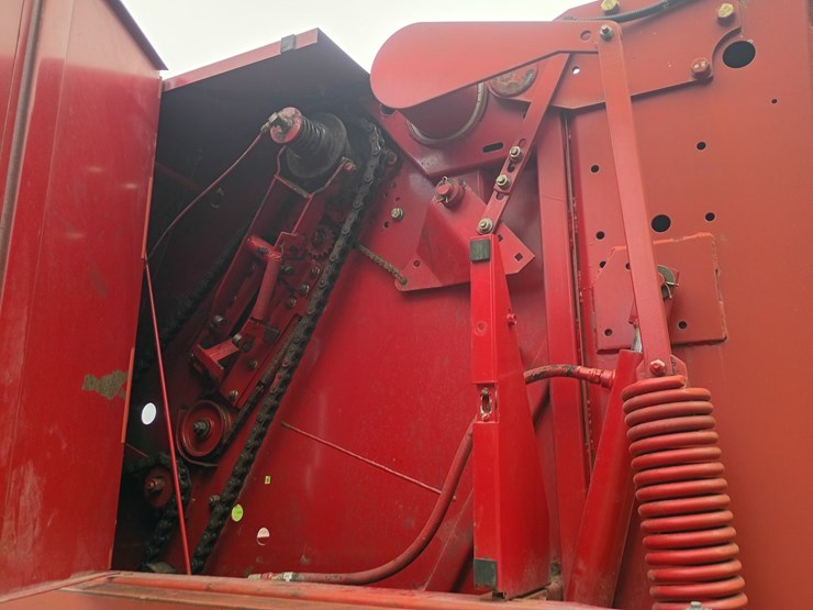 new-holland-654-image-29