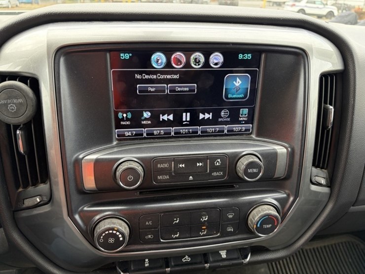 2016-chevrolet-silverado-2500-image-31