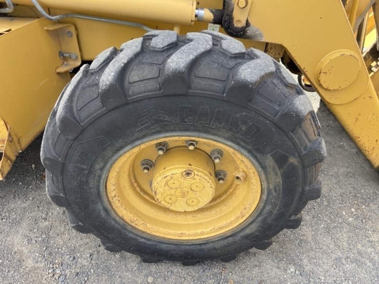 2004-caterpillar-420d-image-30