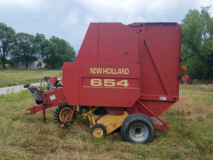 new-holland-654-image-2