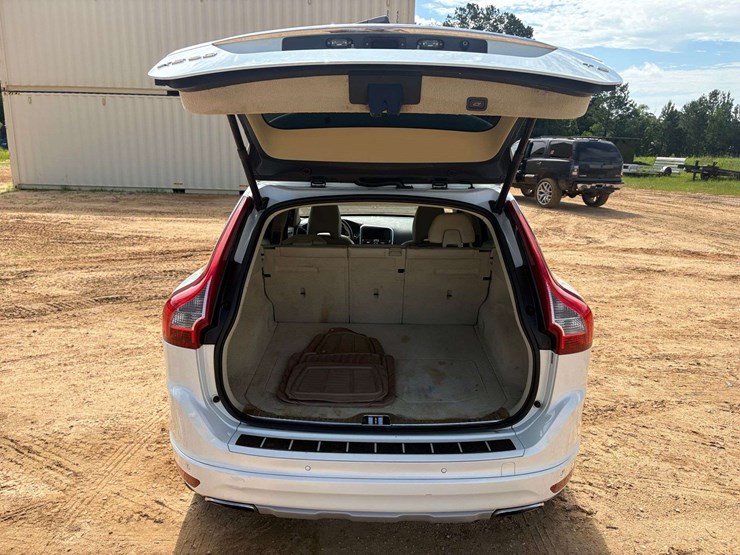 2016-volvo-xc60-image-20