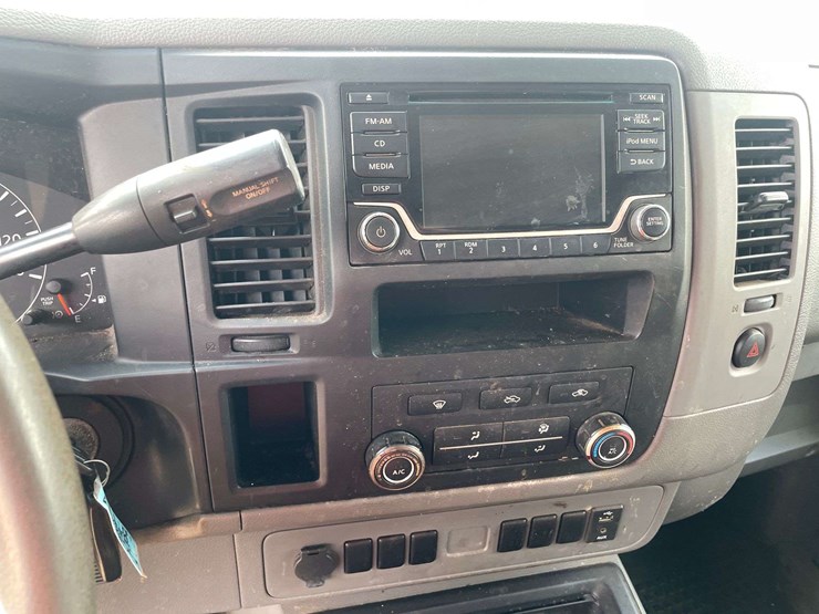 2018-nissan-nv2500hd-image-13