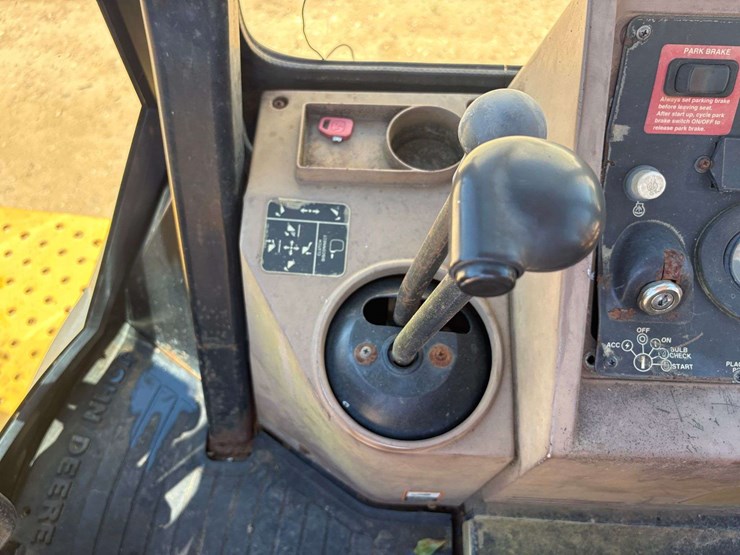 deere-410e-image-21