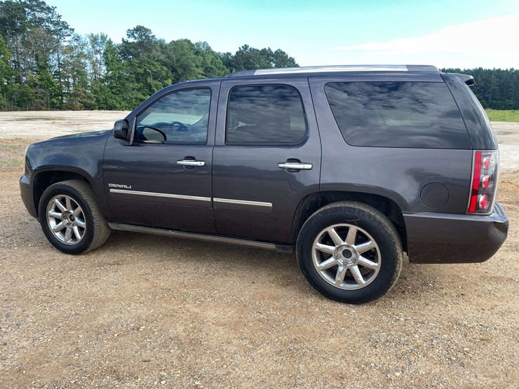 2011-gmc-yukon-denali-image-2
