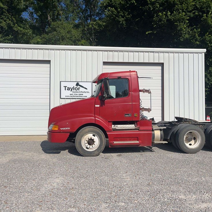 1999 VOLVO VN
