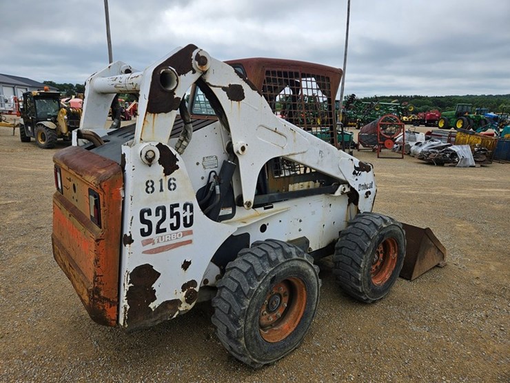bobcat-s250-image-5