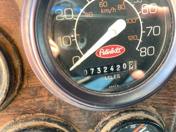 1994-peterbilt-567-image-30