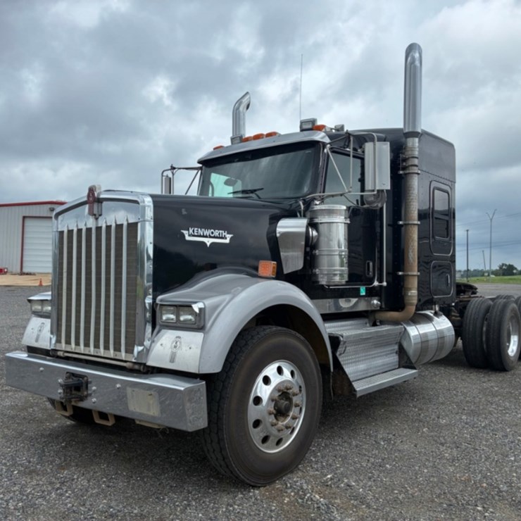 2018 KENWORTH W900