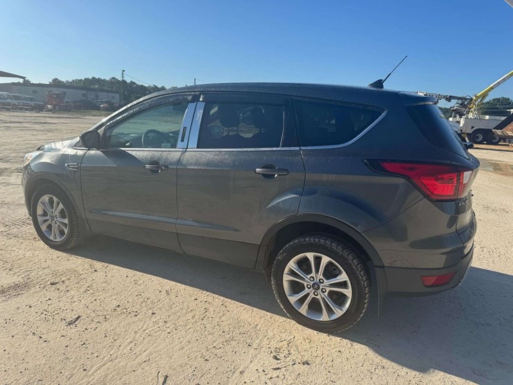 2019-ford-escape-se-image-4