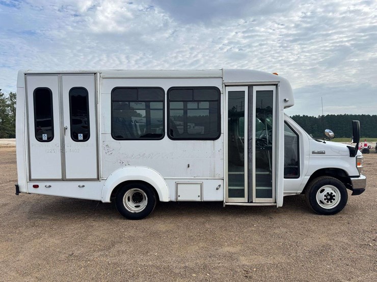2018-ford-e350-image-7