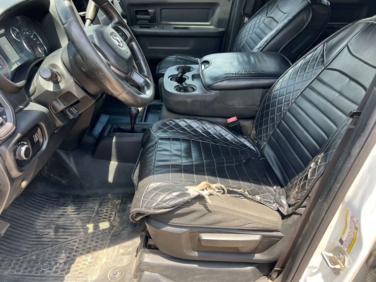 2022-dodge-3500-image-23