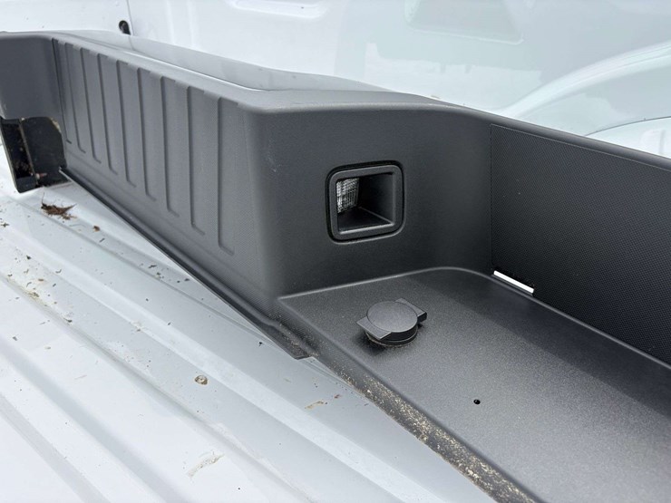 2021-ford-f250-image-16