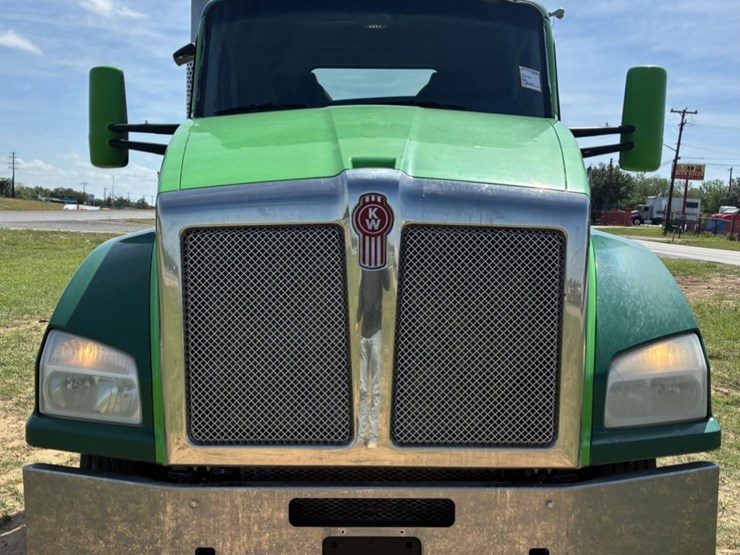 2020-kenworth-t880-image-2