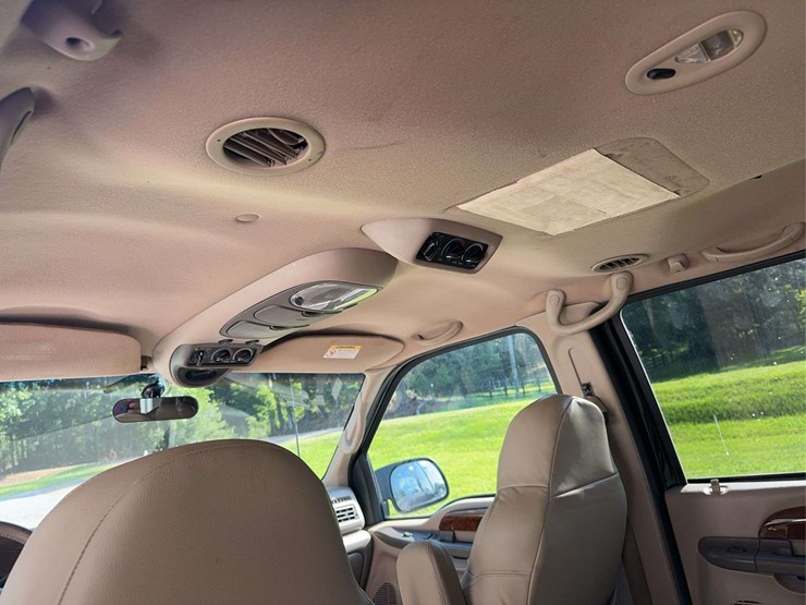 2001-ford-excursion-image-17