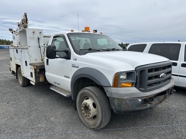 2005-ford-f550-image-2