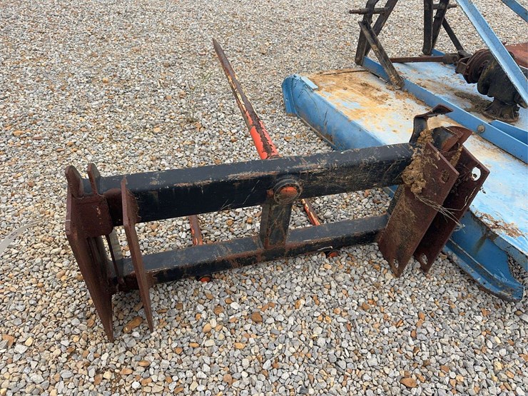 hay-spear---fits-front-loader-image-3