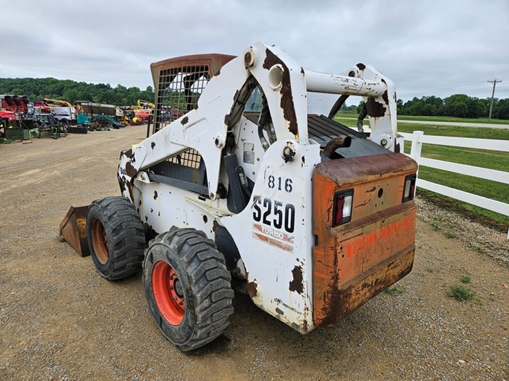 bobcat-s250-image-3