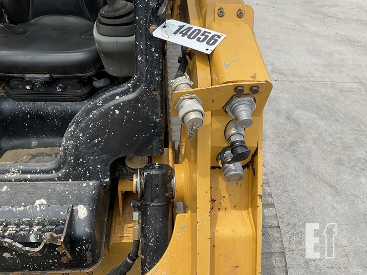 2018-caterpillar-239d-image-14