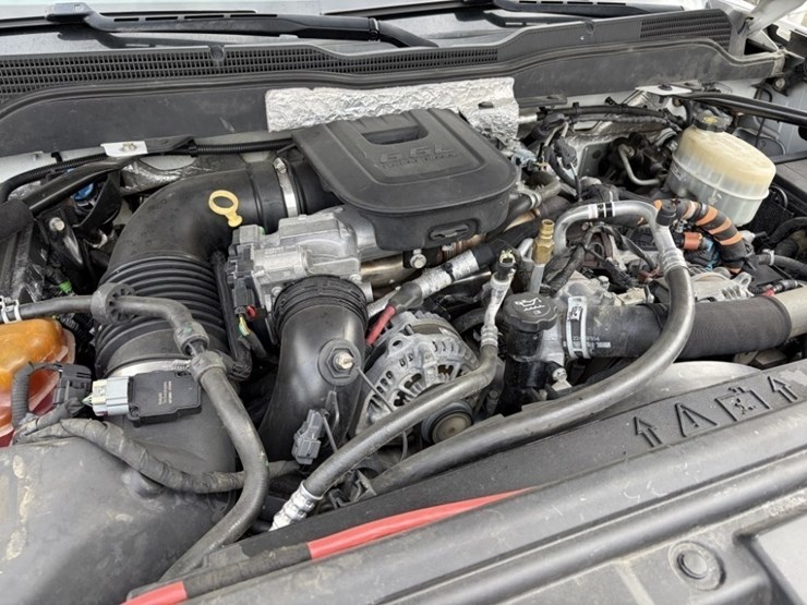 2016-chevrolet-silverado-2500-image-11