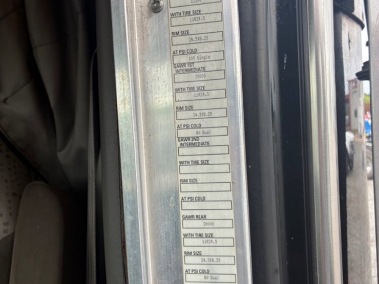 2018-kenworth-w900-image-14