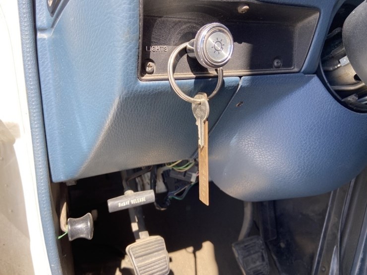 1995-chevrolet-30-image-22